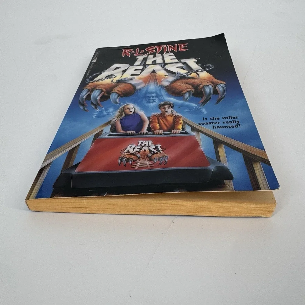 R.L. Stine The Beast‎ Paperback Book Young Adult Horror 1994 First Edition